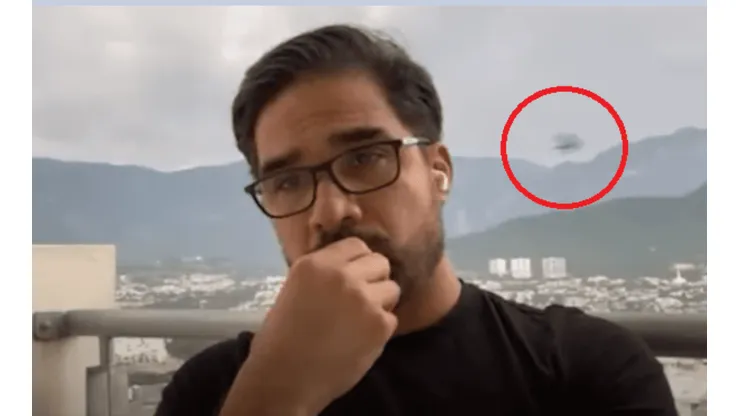 Un OVNI en plena transimisión deportiva de Monterrey.