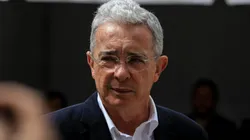 Álvaro Uribe propone que se le baje el precio al canal premium de Win