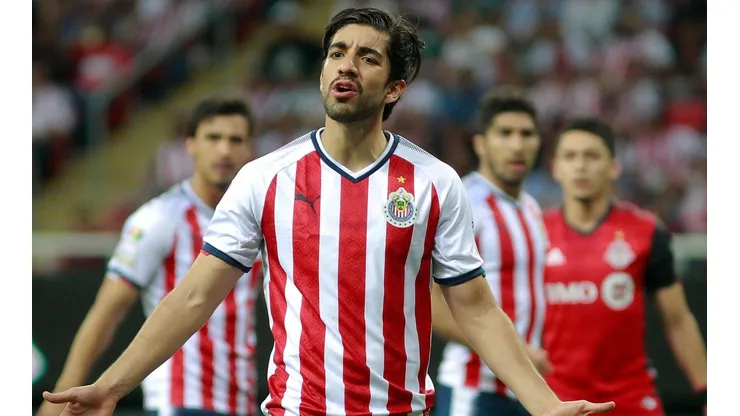 Rodolfo Pizarro durante su etapa con el Guadalajara (Foto: JAM MEDIA)