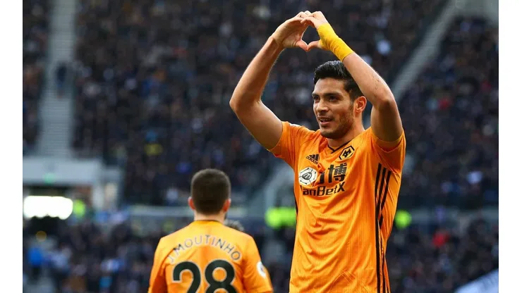 Raúl Jiménez celebrando un gol con Wolverhampton (Foto: Getty Images)