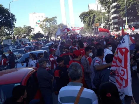 En plena cuarentena, los hinchas de San Martín hicieron una caravana multitudinaria