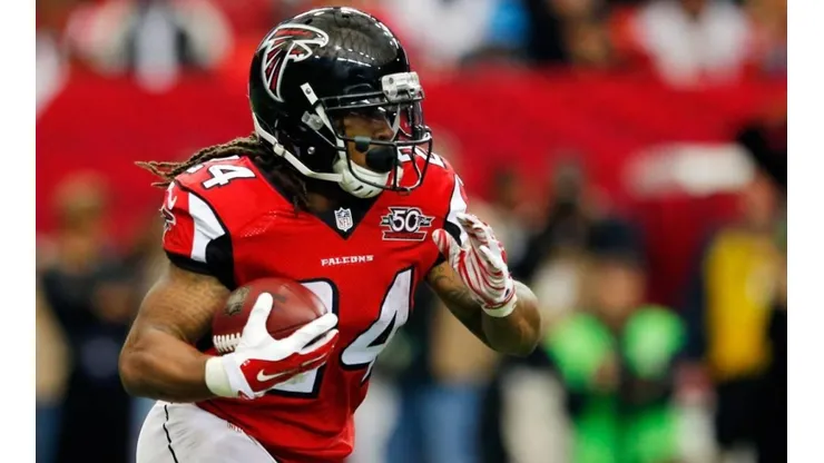 Freeman lanza amenaza si no encuentra equipo