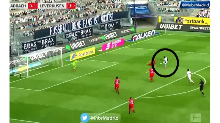 Thuram la agarró perfecto y clavó un golazo para el Mönchengladbach