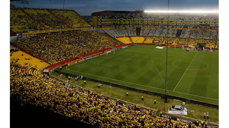 Una postal del Estadio Monumental Isidro Romero Carbo.