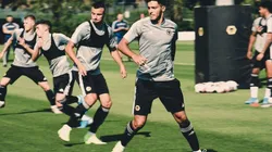 El mexicano está siendo tentado por grandes clubes del mundo