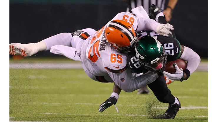 Jugador de NFL denunció a United Airlines por agresión sexual