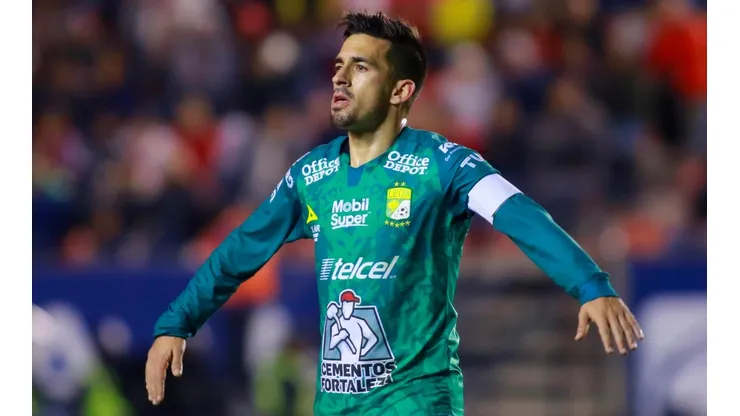 Navarro se mostró dispuesto a correr riesgos para que vuelva el futbol