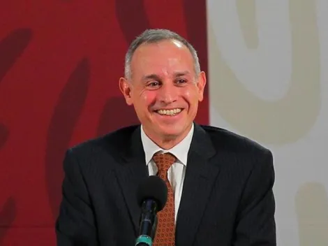 "¿Por qué tan guapo?": Reportera pone nervioso a López-Gatell en plena conferencia