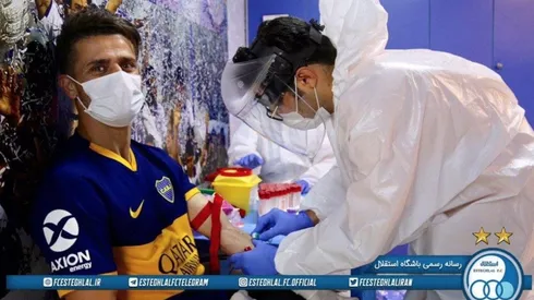 Locura: un jugador de Irán cayó al control de COVID-19 ¡con la de Boca!