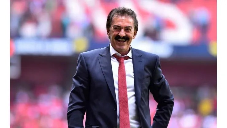Ricardo La Volpe, el elegido de los aficionados.