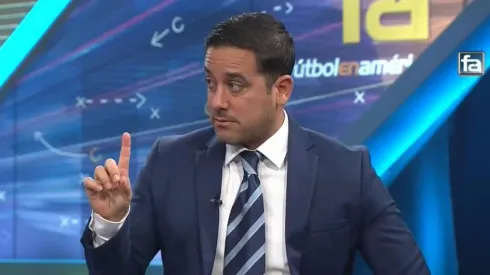 Del Portal conduce Fútbol en América.