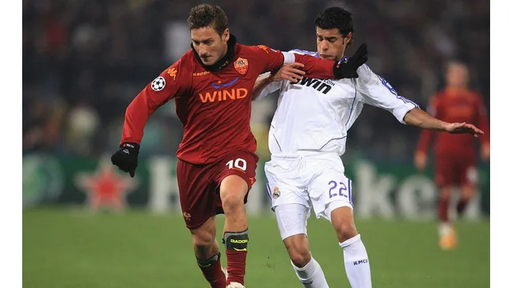 Francesco Totti enfrentando a Real Madrid.