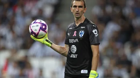 Monterrey busca en Chivas al portero para reemplazar a Barovero