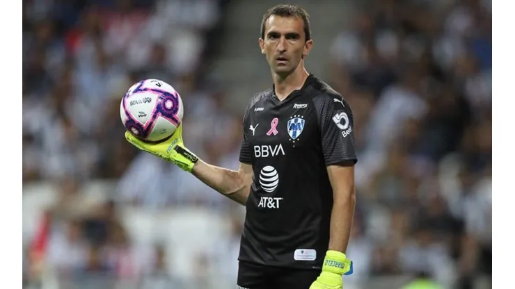 Monterrey busca en Chivas al portero para reemplazar a Barovero