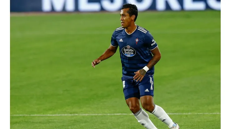 Tapia jugó la última temporada en el Feyenoord de la Eredivisie.