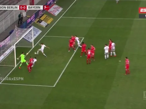 Para matarlo: era gol de Bayern Munich pero Müller quiso empujarla y se lo anularon