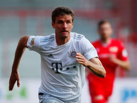 Enganchó hasta la cámara: el regate de Thomas Müller que volvió locos a todos