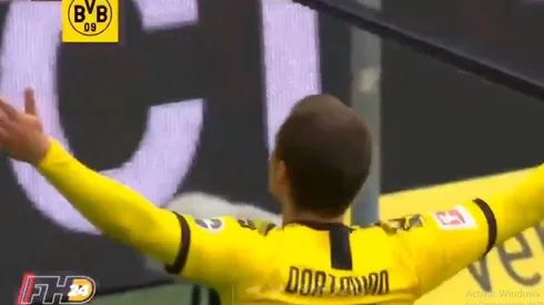 Thorgan Hazard hizo el 3-0 del Dortmund y festejó como si hubiese hinchas