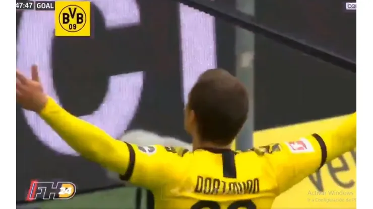 Thorgan Hazard hizo el 3-0 del Dortmund y festejó como si hubiese hinchas