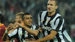 Giorgio Chiellini junto a Arturo Vidal en Juventus.