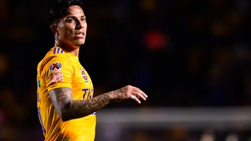 Carlos Salcedo respondió cuándo regresará a Chivas