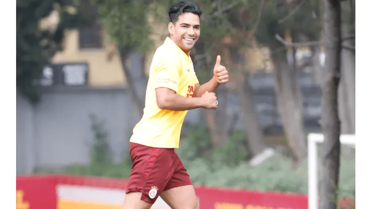 Fin a las especulaciones: Falcao apareció y ya entrena con Galatasaray