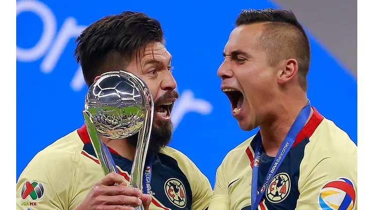 Oribe Peralta envió sus condolencias a Paul Aguilar