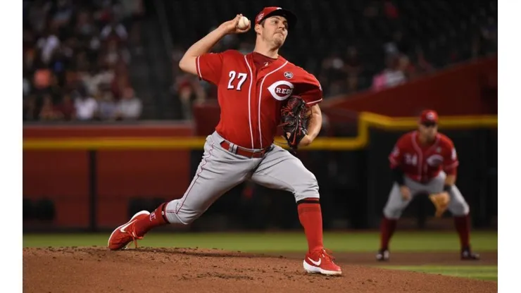 Revelan el número de pitcher estrella y fanáticos estallan su buzón de voz