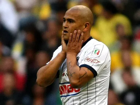 ¡Lo reventó! Ex Monterrey acusa a Chupete Suazo de conformista y poco profesional