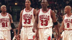 Jordan con sus compañeros en los Bulls