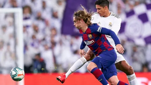 Barcelona y Real Madrid luchan por el título.