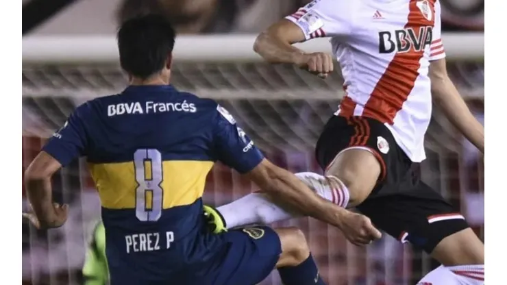 La patada de Ramiro Funes Mori a Pablo Pérez.