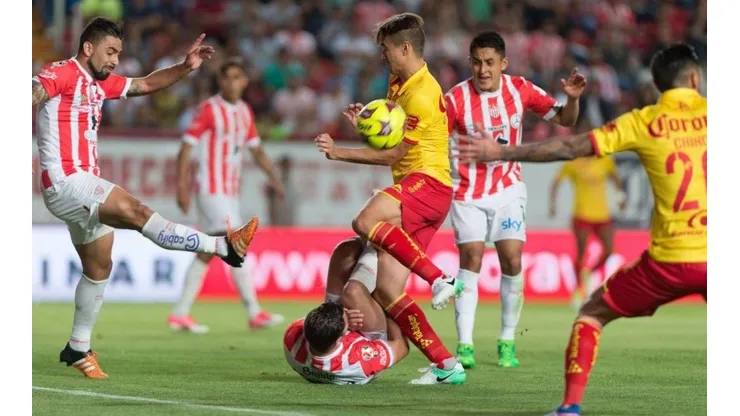 Necaxa goleó por 5-2 a Morelia.
