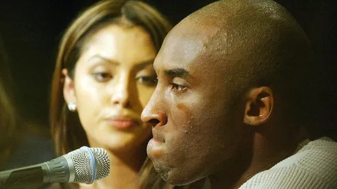 La esposa de Kobe demanda a policías que filtraron fotos del trágico accidente