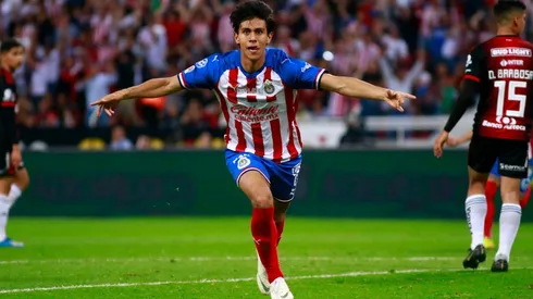 Juan José Macías marcó un golazo de chilena.