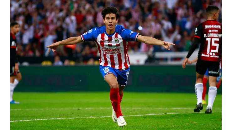 Juan José Macías marcó un golazo de chilena.