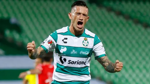 Brian Lozano confiesa que no imaginaba durar tanto tiempo en Santos Laguna