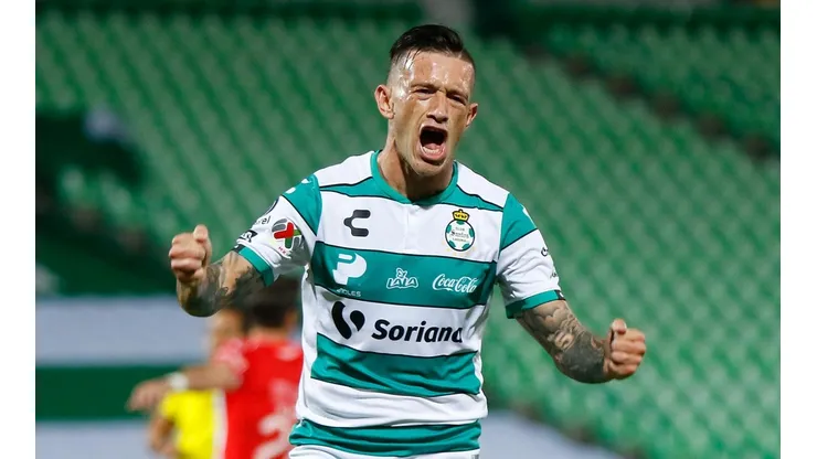 Brian Lozano confiesa que no imaginaba durar tanto tiempo en Santos Laguna