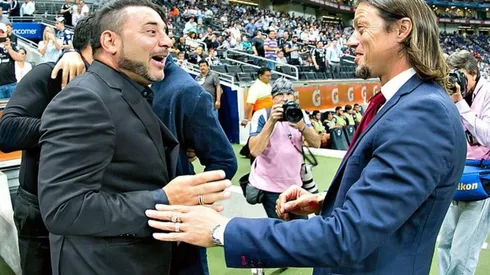 Zaldívar compara a Almeyda con Mohamed