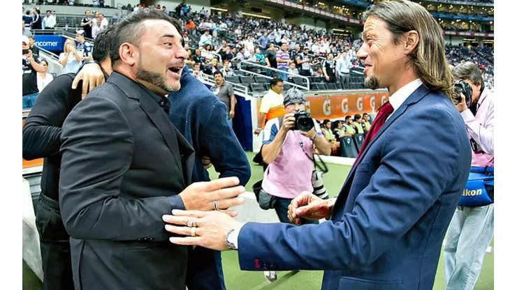 Zaldívar compara a Almeyda con Mohamed
