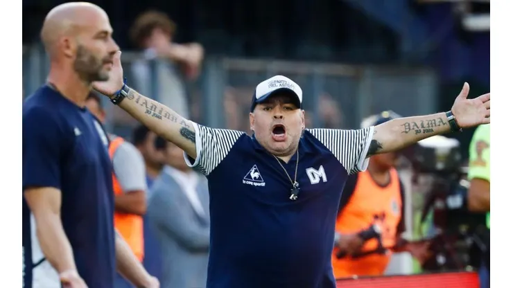 Diego Maradona, director técnico de Gimnasia.