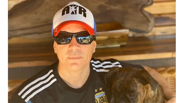 Con su perro y comiendo, Pablo Lescano tiró un fotón: "Qué onda locro"