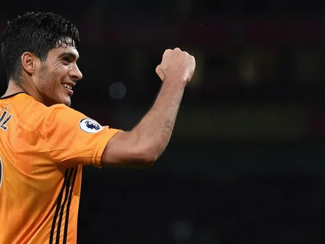 Gran gesto: Raúl Jiménez sortea su playera de Wolverhampton
