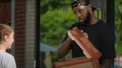 Video: el día que LeBron James ‘trabajó’ repartiendo pizzas