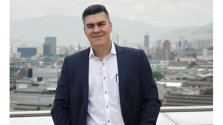 Eduardo Luis López, relator del fútbol profesional colombiano.