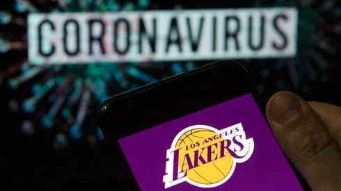 Elogian a los Lakers por devolver millonaria ayuda del gobierno