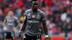 La insólita razón por la que estuvo parado el Necaxa-Querétaro