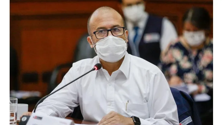 Víctor Zamora es el ministro de Salud.