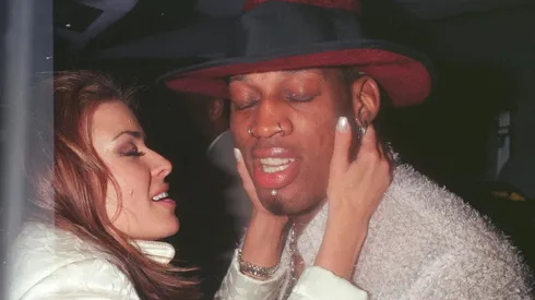 Dennis Rodman y Carmen Electra tuvieron sexo en la cancha de los Bulls y ella lo contó todo