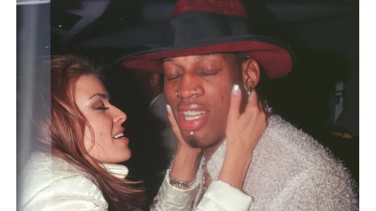 Dennis Rodman y Carmen Electra tuvieron sexo en la cancha de los Bulls y ella lo contó todo